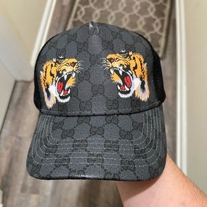 GG tiger hat never worn